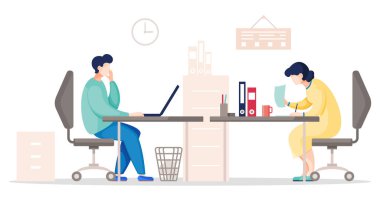 Adam dizüstü bilgisayarında çalışıyor. Belge okuyan bir kadın. Çalışma süreciyle modern ofis içi