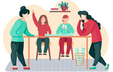 Masa oyunu oynayan mutlu aile. Ellerinde kartlar olan çocuklar. Kızların planı masanın üzerinde.