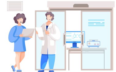 Kız bir dizüstü bilgisayarla ayakta duruyor ve çalışıyor. Beyaz önlüklü bir adam bir kağıt parçasından okuyor.