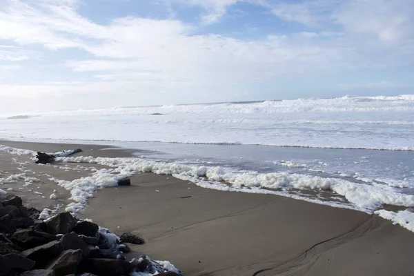 Tiro Ondas Durante Dia Praia — Fotografia de Stock