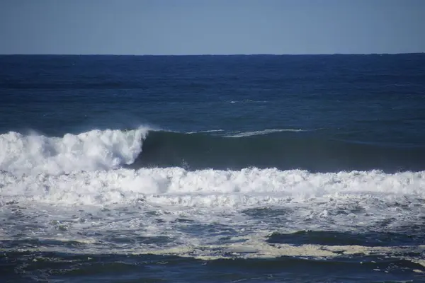 Olas Espumosas Corriendo Playa — Foto de Stock