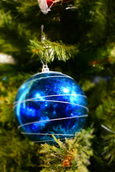 Decoraciones Árbol Año Nuevo Árbol Con Juguetes Navidad — Foto de Stock