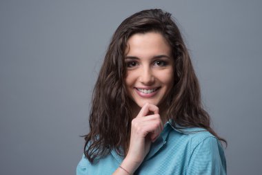 çekici genç kadın portresi