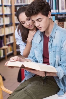 birlikte okuyan arkadaşlar