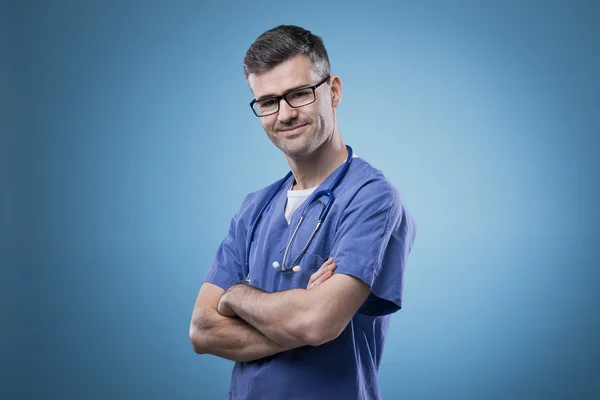 Confident young doctor posing — Stock Photo, Image