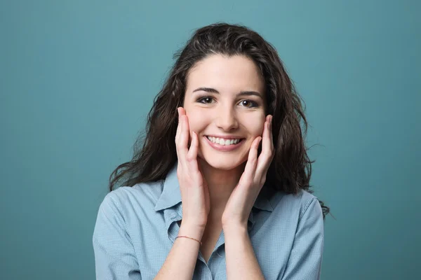 Ragazza sorridente allegra — Foto Stock