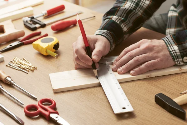 Man working on a DIY project — Stock Photo, Image