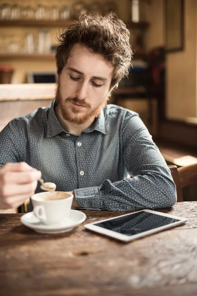 Pausa para café com cappuccino — Fotografia de Stock