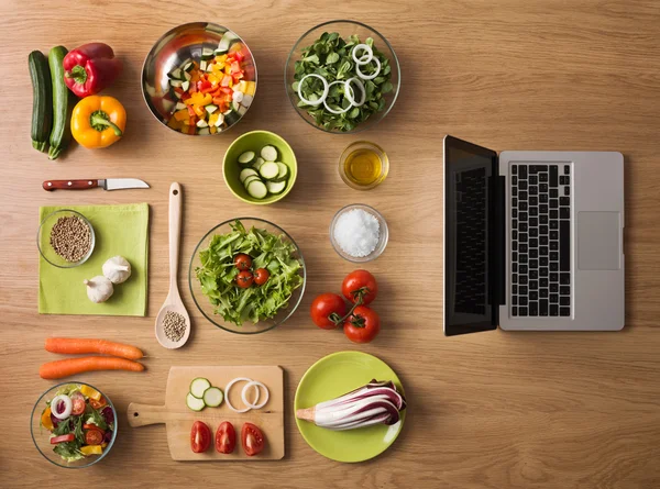 Вегетаріанське харчування здорових рецептів онлайн — стокове фото