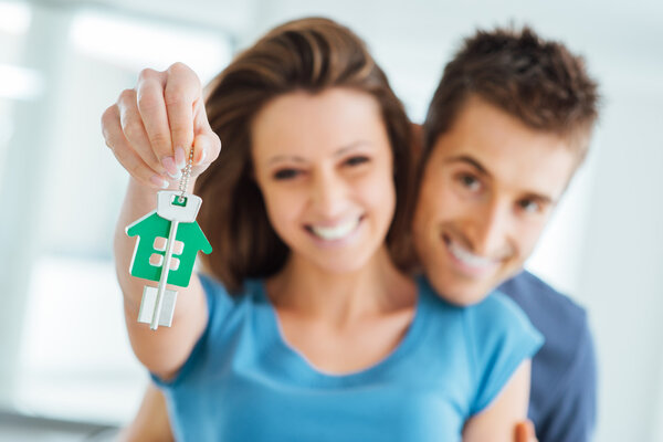 Pareja comprando su nueva casa — Foto de Stock