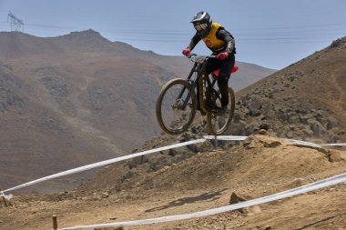 American Series MTB DHI Lima, Amancay 'da doğal iniş pistinde hızlı hareket