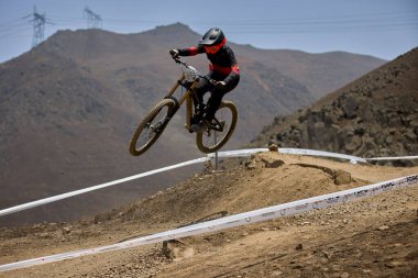 American Series MTB DHI Lima, Amancay 'da doğal iniş pistinde hızlı hareket