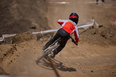American Series MTB DHI Lima, Amancay 'da doğal iniş pistinde hızlı hareket