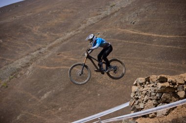 American Series MTB DHI Lima, Amancay 'da doğal iniş pistinde hızlı hareket
