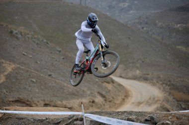 American Series MTB DHI Lima, Amancay 'da doğal iniş pistinde hızlı hareket