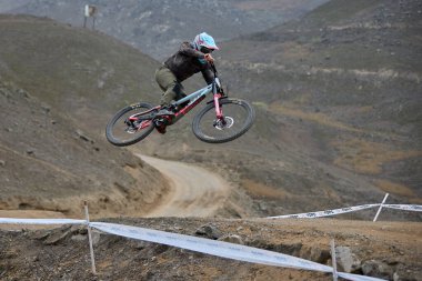 American Series MTB DHI Lima, Amancay 'da doğal iniş pistinde hızlı hareket