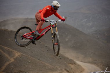American Series MTB DHI Lima, Amancay 'da doğal iniş pistinde hızlı hareket
