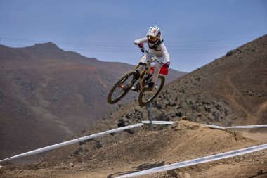American Series MTB DHI Lima, Amancay 'da doğal iniş pistinde hızlı hareket