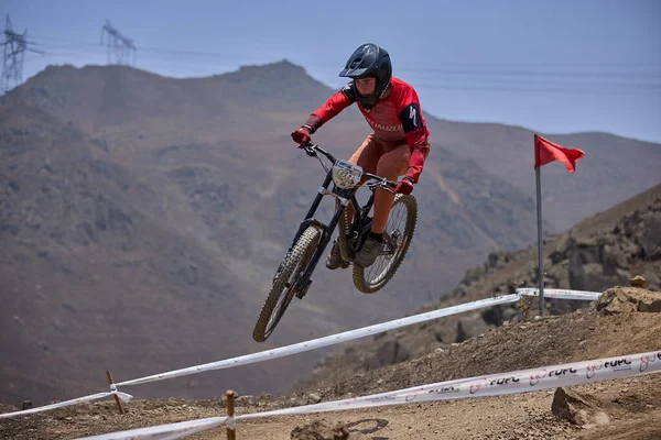 American Series MTB DHI Lima, Amancay 'da doğal iniş pistinde hızlı hareket