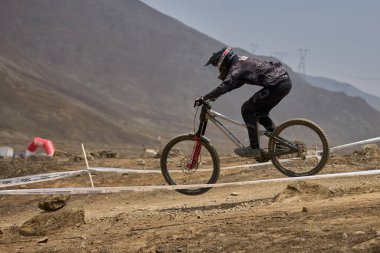American Series MTB DHI Lima, Amancay 'da doğal iniş pistinde hızlı hareket