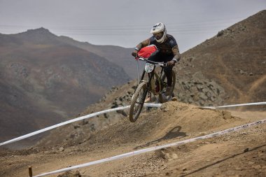 American Series MTB DHI Lima, Amancay 'da doğal iniş pistinde hızlı hareket