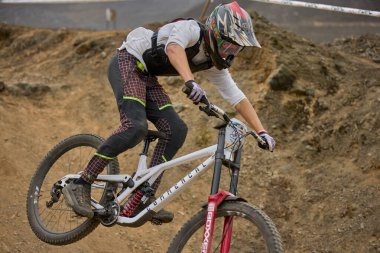 American Series MTB DHI Lima, Amancay 'da doğal iniş pistinde hızlı hareket
