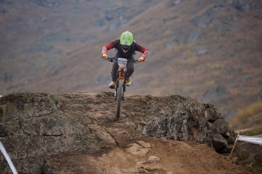 American Series MTB DHI Lima, Amancay 'da doğal iniş pistinde hızlı hareket