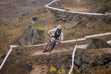 American Series MTB DHI Lima, Amancay 'da doğal iniş pistinde hızlı hareket