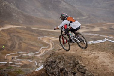 American Series MTB DHI Lima, Amancay 'da doğal iniş pistinde hızlı hareket