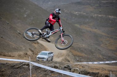 American Series MTB DHI Lima, Amancay 'da doğal iniş pistinde hızlı hareket
