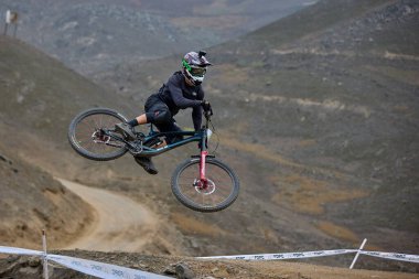 American Series MTB DHI Lima, Amancay 'da doğal iniş pistinde hızlı hareket