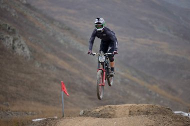 American Series MTB DHI Lima, Amancay 'da doğal iniş pistinde hızlı hareket