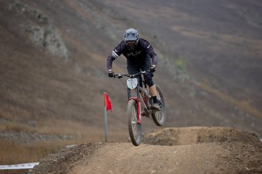 American Series MTB DHI Lima, Amancay 'da doğal iniş pistinde hızlı hareket