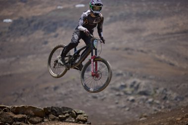 American Series MTB DHI Lima, Amancay 'da doğal iniş pistinde hızlı hareket