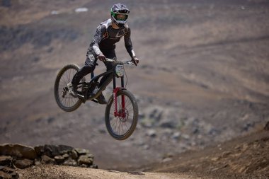 American Series MTB DHI Lima, Amancay 'da doğal iniş pistinde hızlı hareket