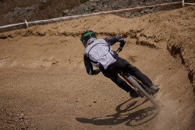 American Series MTB DHI Lima, Amancay 'da doğal iniş pistinde hızlı hareket