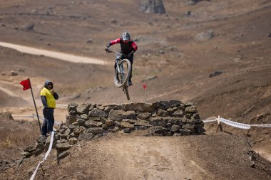 American Series MTB DHI Lima, Amancay 'da doğal iniş pistinde hızlı hareket