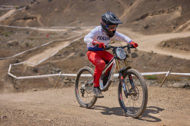 American Series MTB DHI Lima, Amancay 'da doğal iniş pistinde hızlı hareket