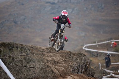 American Series MTB DHI Lima, Amancay 'da doğal iniş pistinde hızlı hareket