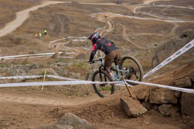 American Series MTB DHI Lima, Amancay 'da doğal iniş pistinde hızlı hareket