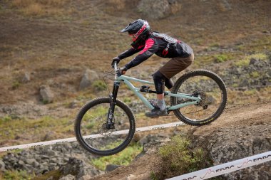American Series MTB DHI Lima, Amancay 'da doğal iniş pistinde hızlı hareket