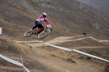American Series MTB DHI Lima, Amancay 'da doğal iniş pistinde hızlı hareket