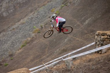 American Series MTB DHI Lima, Amancay 'da doğal iniş pistinde hızlı hareket