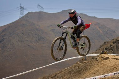 American Series MTB DHI Lima, Amancay 'da doğal iniş pistinde hızlı hareket