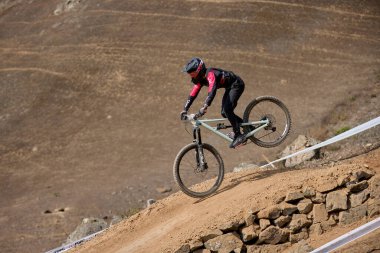 American Series MTB DHI Lima, Amancay 'da doğal iniş pistinde hızlı hareket