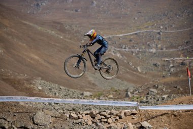 American Series MTB DHI Lima, Amancay 'da doğal iniş pistinde hızlı hareket