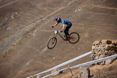 American Series MTB DHI Lima, Amancay 'da doğal iniş pistinde hızlı hareket