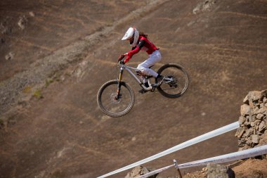 American Series MTB DHI Lima, Amancay 'da doğal iniş pistinde hızlı hareket