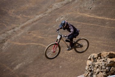 American Series MTB DHI Lima, Amancay 'da doğal iniş pistinde hızlı hareket
