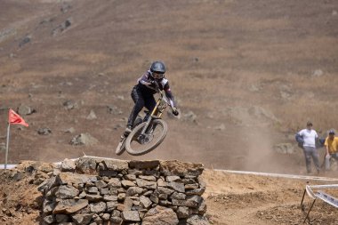 American Series MTB DHI Lima, Amancay 'da doğal iniş pistinde hızlı hareket